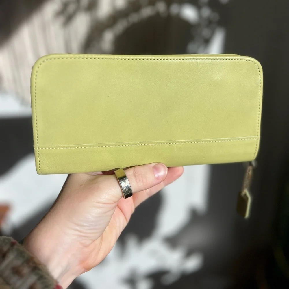 Vintage Coach Zip Around Wallet Lime Green Leather Long Wallet Authenticated